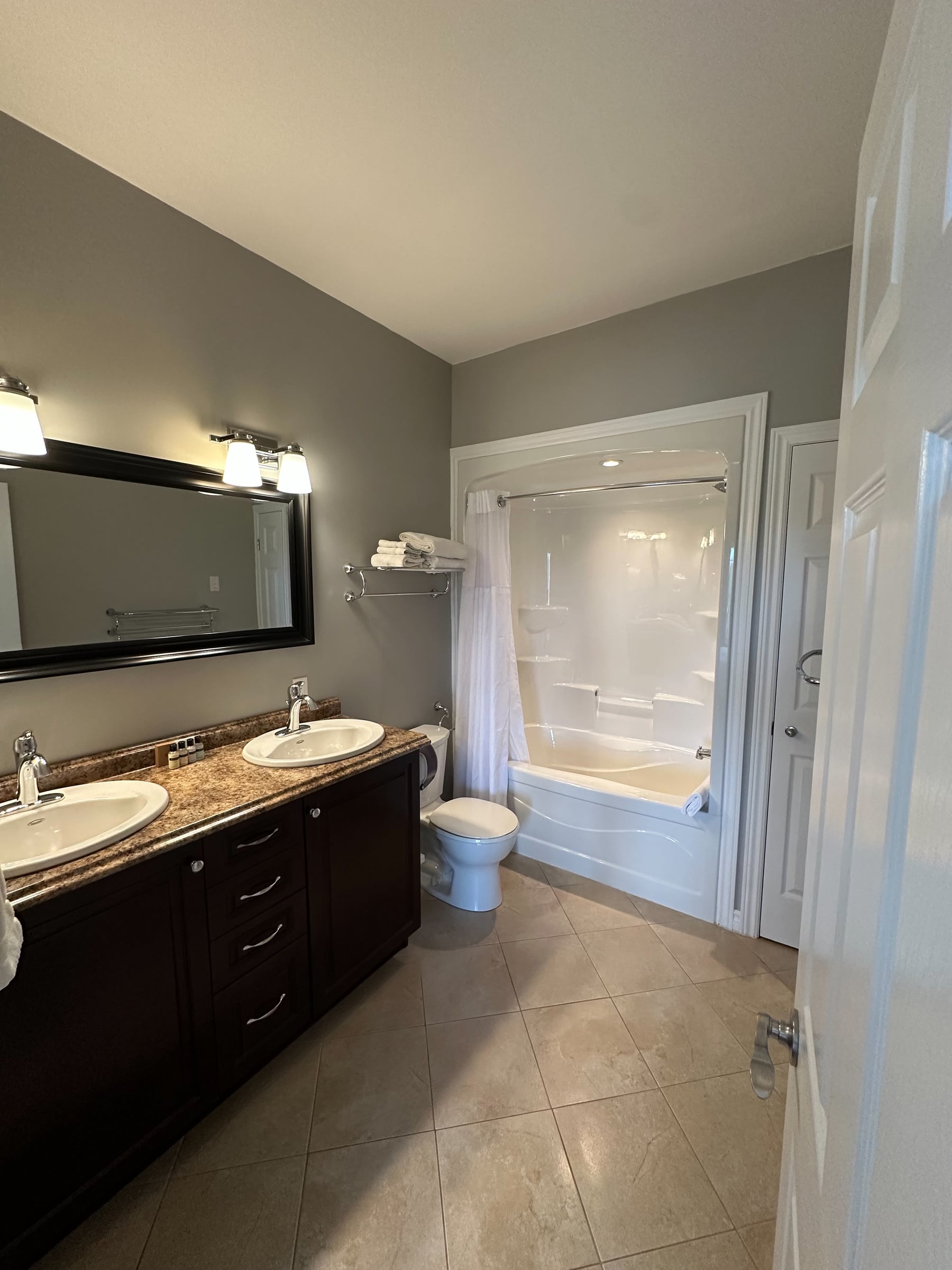 Room 2 — ensuite bathroom