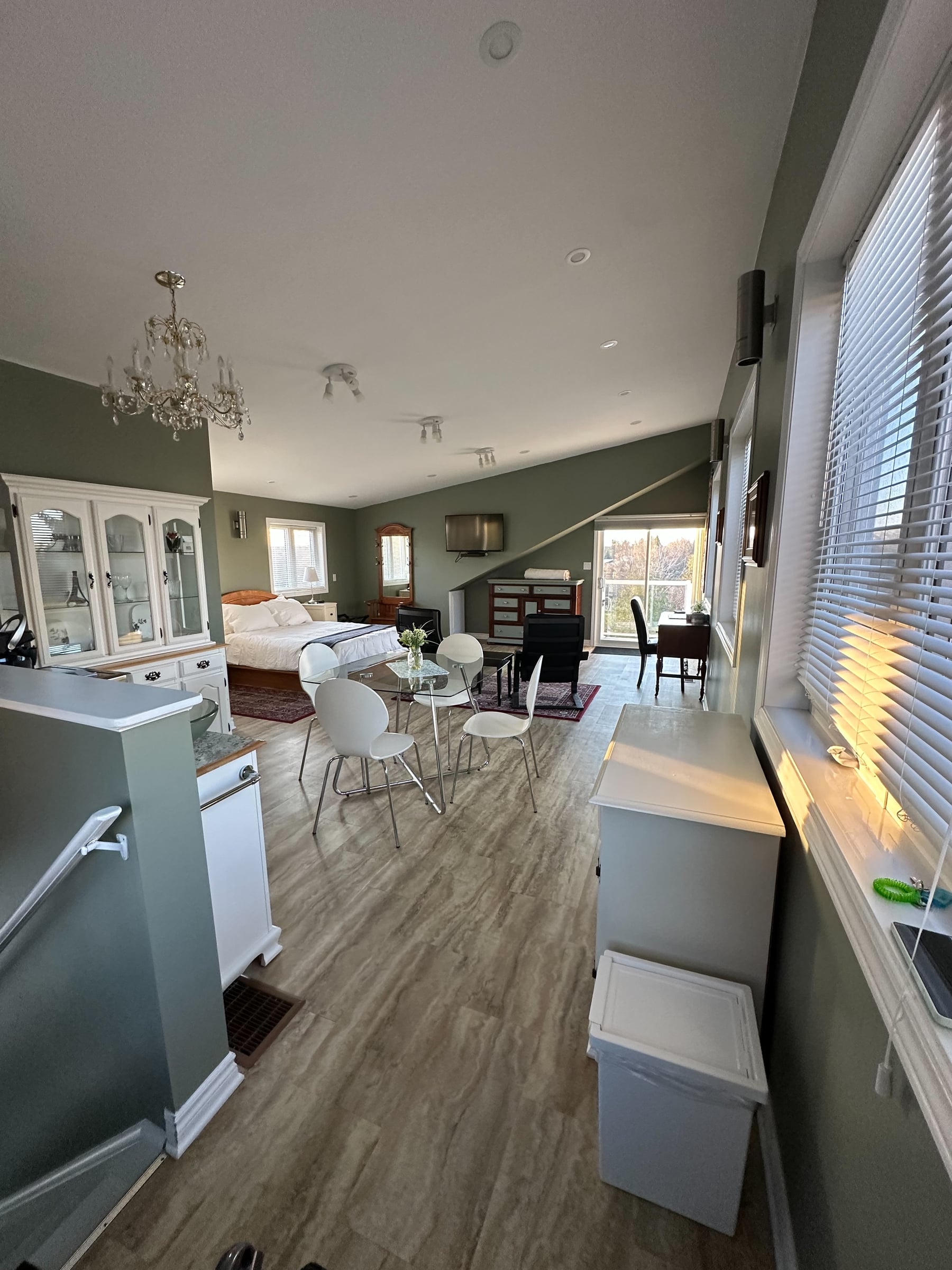 Room 5 — Annex top floor suite
